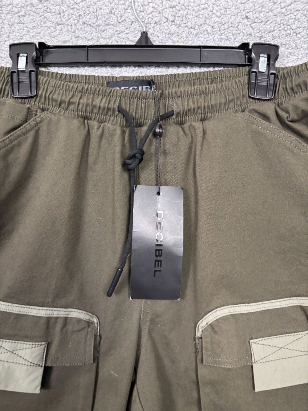 Decibel Mens Olive Green Front Cargo Pocket Shorts Drawstring Waist Large NWT's. - Picture 2 of 8